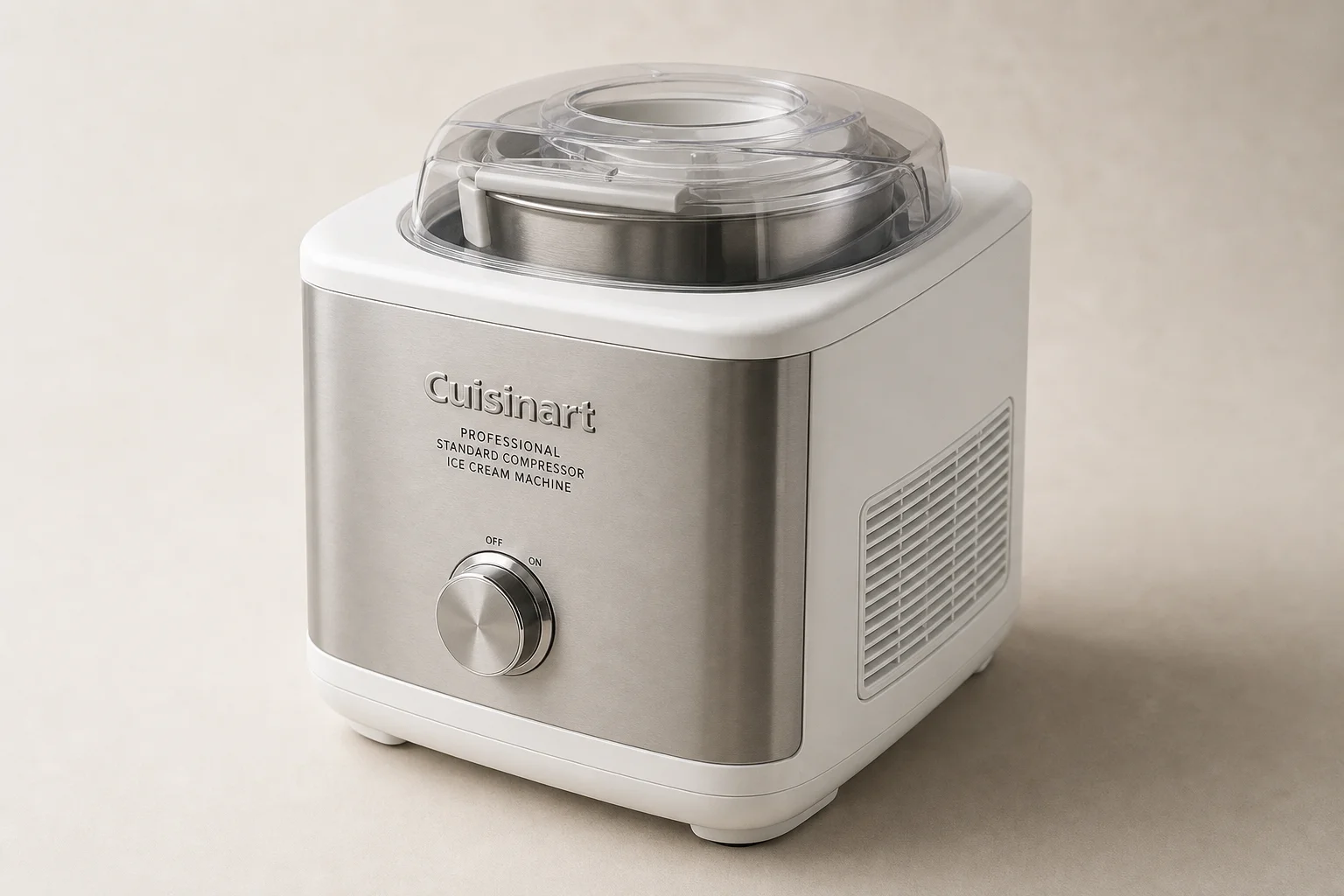 放置於中性背景前的 Cuisinart Professional Standard 壓縮式冰淇淋機
