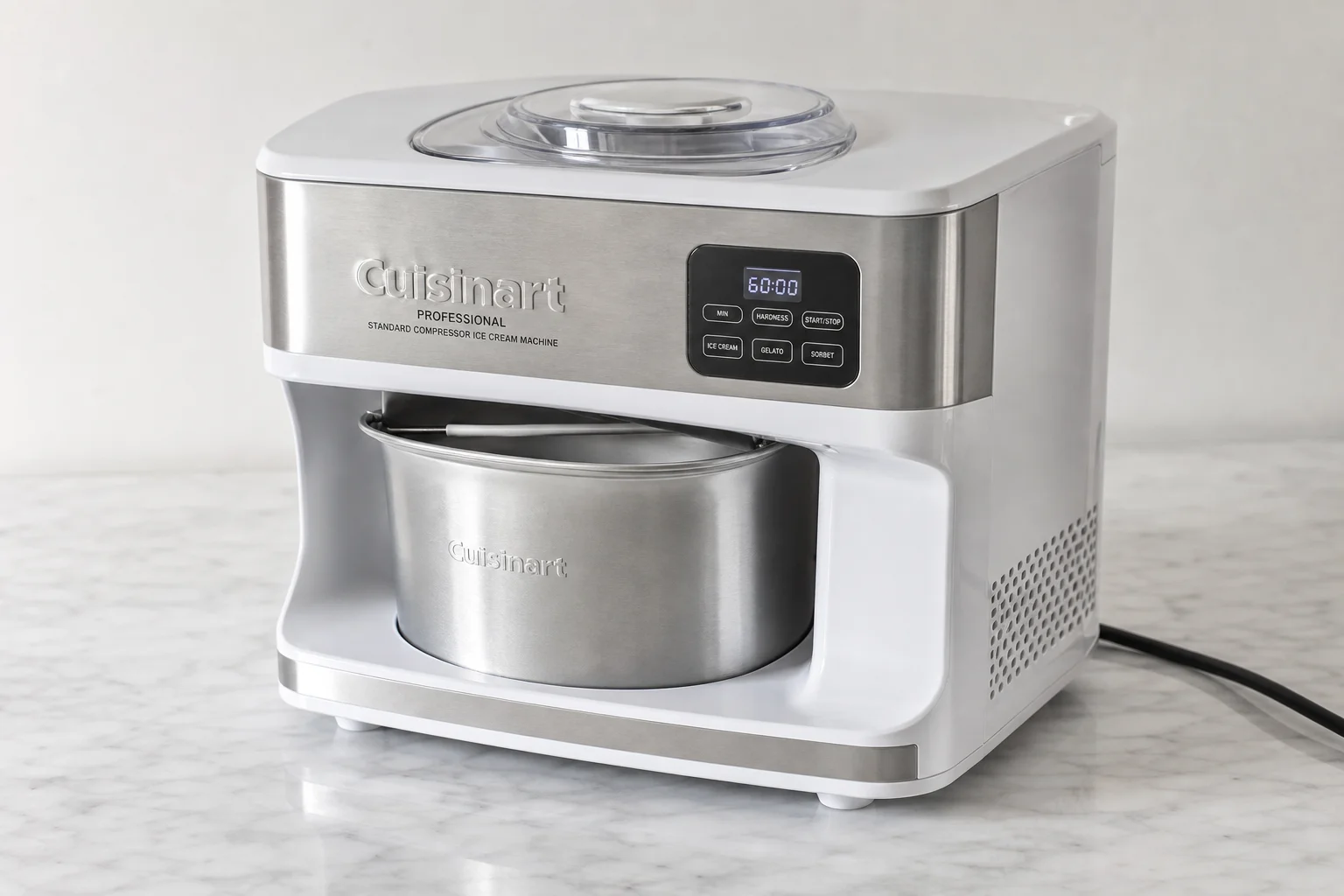 放置於中性背景前的 Cuisinart Professional Standard Compressor Ice Cream Machine