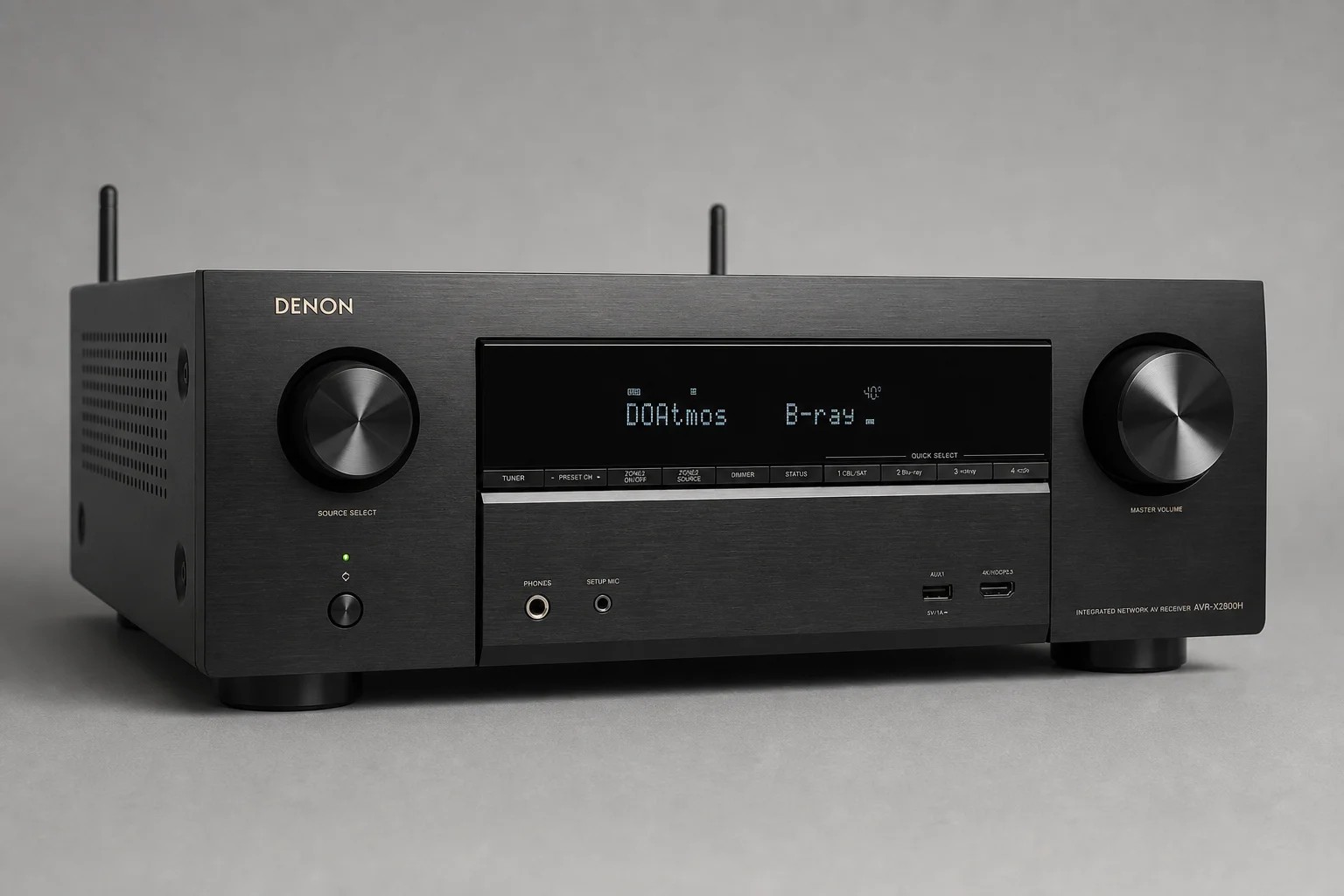 콘크리트 바닥 위에 놓인 Yamaha RX-A2A, Sony STR-AN1000, Denon AVR-X2800H AV 리시버 3종