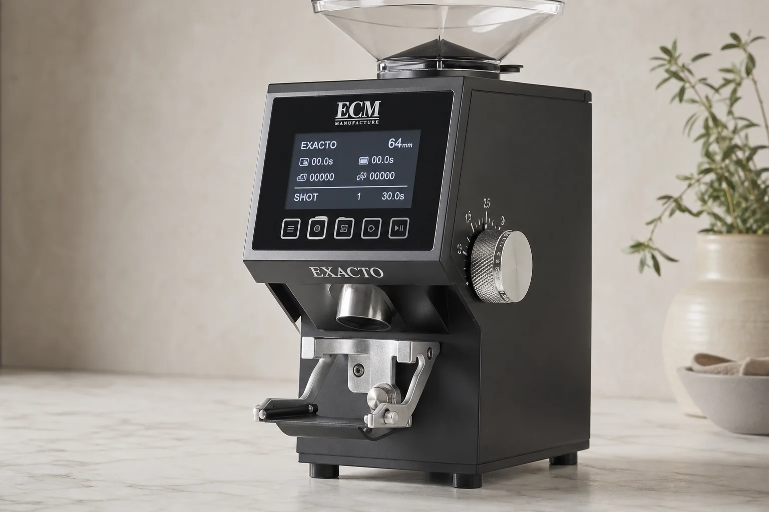 七台不同尺寸與外觀的 Espresso 磨豆機排列在水泥表面上