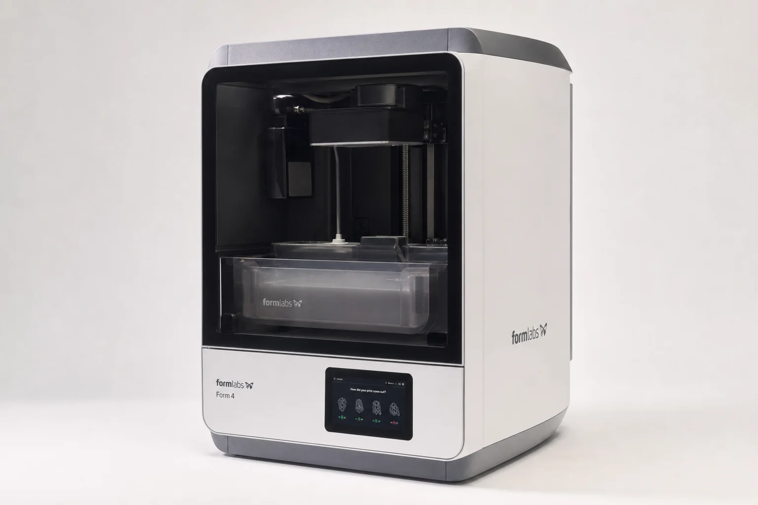 六台依據尺寸與功能排列在水泥地面上的 3D 列印機