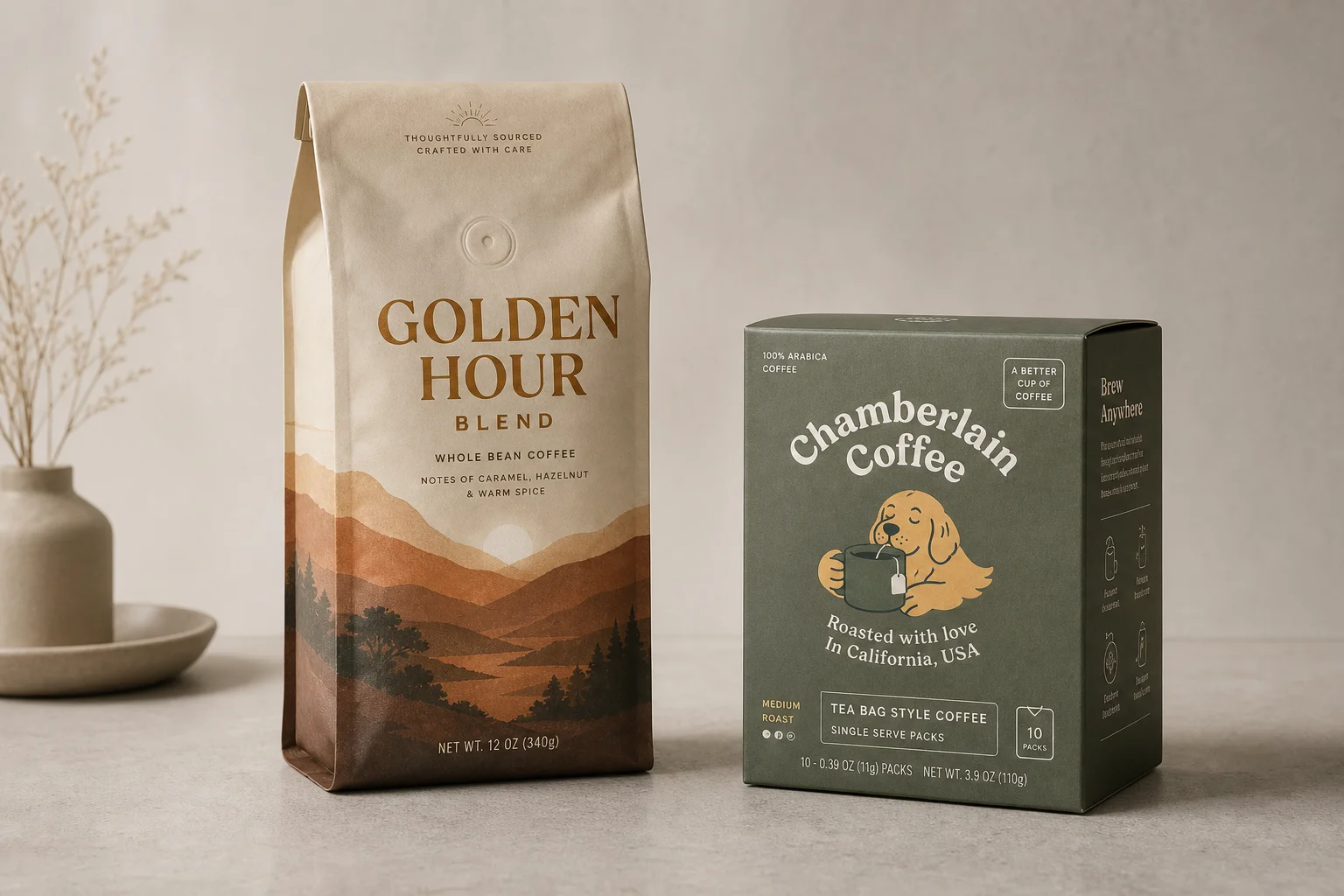Golden Hour Blend 全豆咖啡与 Chamberlain Coffee 茶包式咖啡并排摆放
