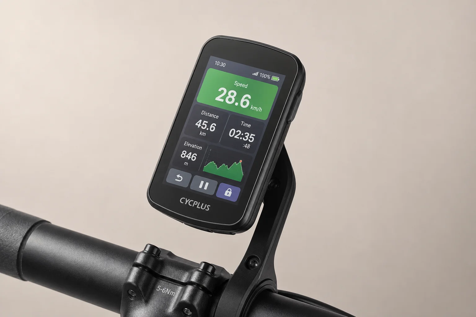 Cuso CS300 與 iGPSPORT BSC300 自行車碼錶並排於中性背景上