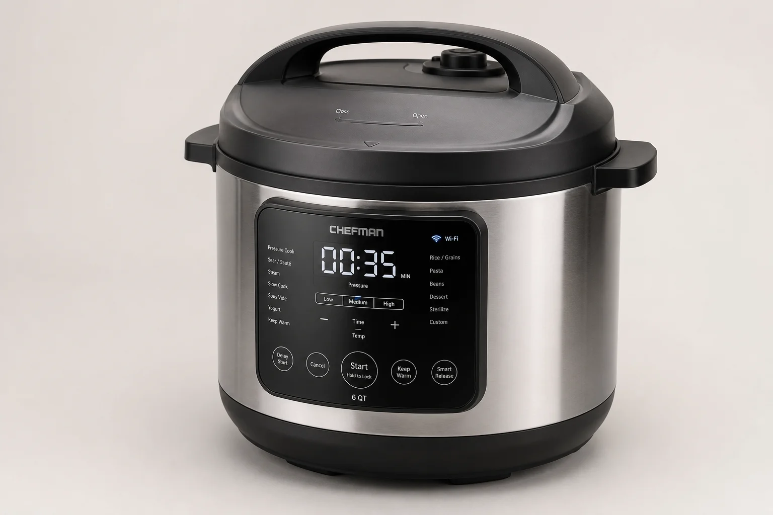 五款不同尺寸的 Instant Pot 產品排列在水泥地面上