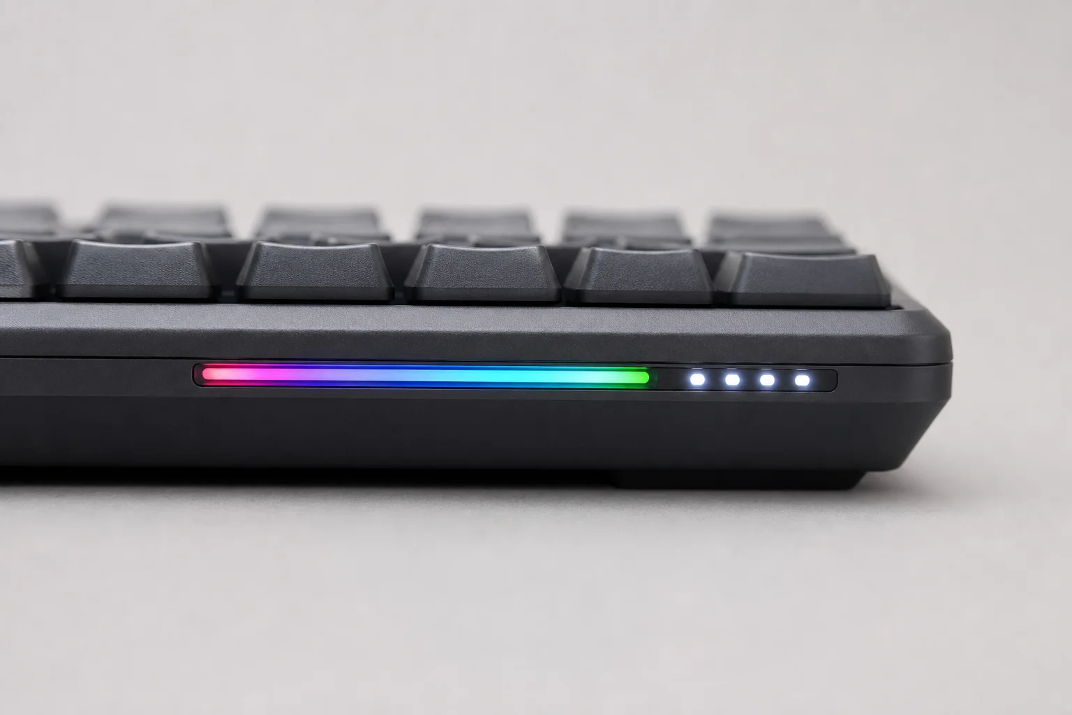 LED side indicators on a wireless keyboard showing battery level and connectivity status