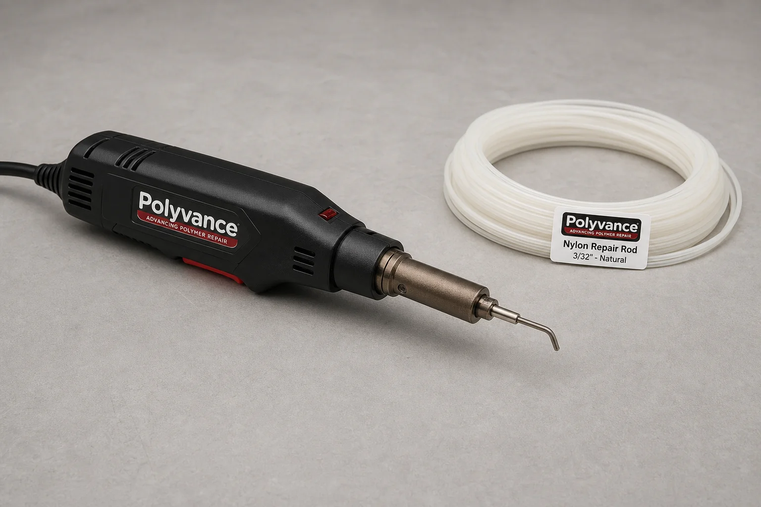 Polyvance 塑膠焊接工具與尼龍修復棒，置於中性背景上