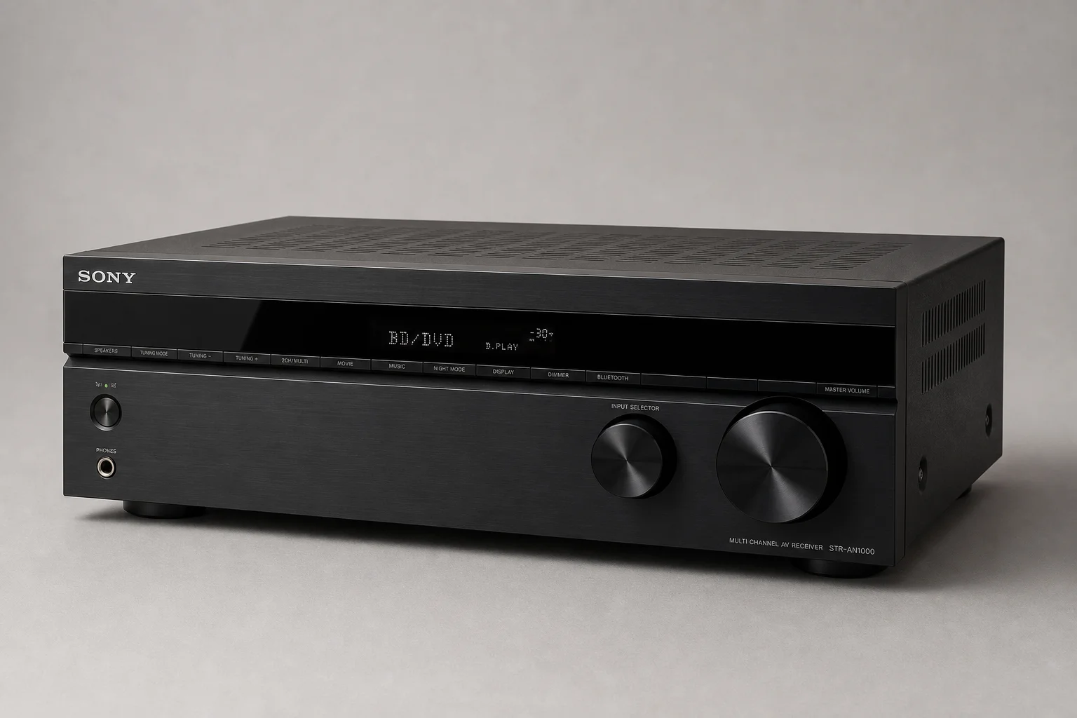 콘크리트 바닥 위에 놓인 Yamaha RX-A2A, Sony STR-AN1000, Denon AVR-X2800H AV 리시버 3종